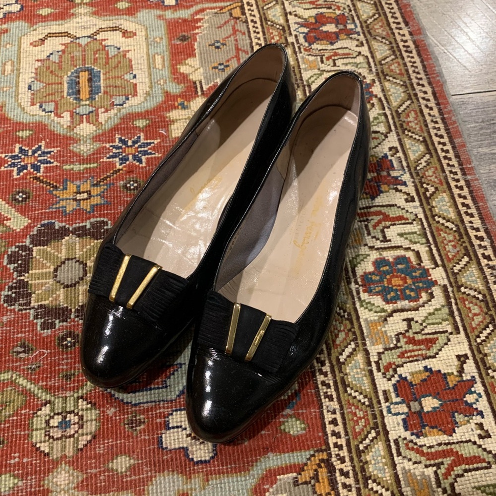 Classic Black Patent Leather Women’s Flats with Gold Accent